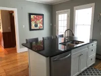 Updated Village Victorian on Ski Shuttle, walk to all amenties in town!