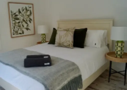 Stunning Highlands Manor-Accommodates 2-12 people Hotels in Mittagong