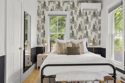 The Hensonville Honeypot - Hottub, Movie Theatre & Mountain Bikes!