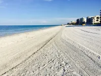 Newly Renovated Madeira Beach Studio Cottage