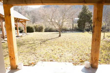 The Dogtrot in Dennis Cove - Creekside Cabin w/ Sauna, Hot Tub & at Trail Access