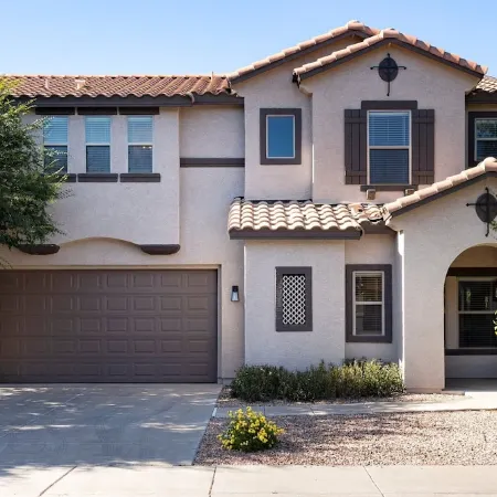 "THE HAMPTON" Gilbert I Designer Style + Comfort I 3bed/2.5bath