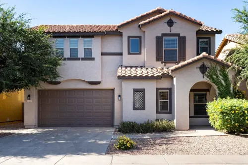 "THE HAMPTON" Gilbert I Designer Style + Comfort I 3bed/2.5bath