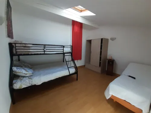 old stone village house Hotels in Quillan