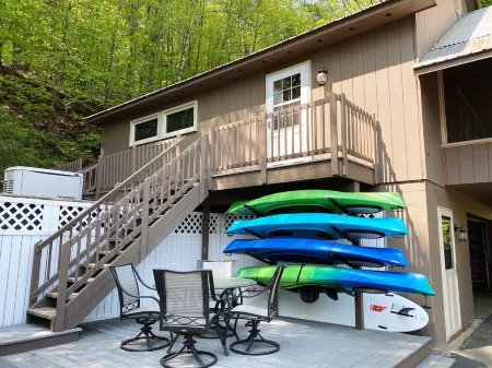 Charming Adirondack Lake Home- Private Beach