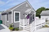 "The 3 Sisters" Ivy's Cottage-Adorable In Town Cottage Near Historic Main Street Hotel dekat Tom's Cove Quarter Horses
