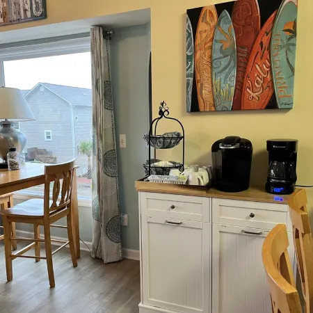 40 STEPS to the beach. 4bdrm home, dog friendly, decks, ocean views