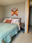 Cabin on Gorgeous Lake Ida, Near the Carlos Creek Winery!