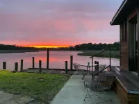 Cabin on Sioux Bayou - Right on the water!