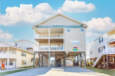 5bed/5bath house with heated pool and fire pit! Hotels near TPC Myrtle Beach