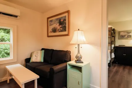 The Jasmine Bunkhouse-