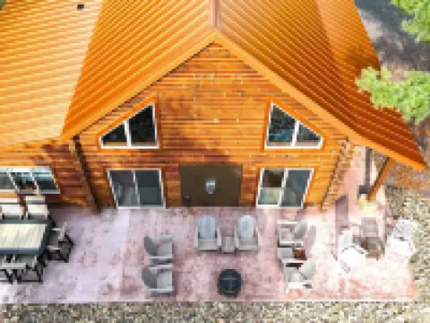 Brand NEW Cabin in the Pines w Private Lake Hotel a Scott