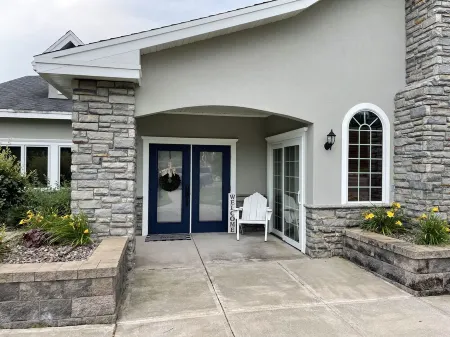 Luxury Lakeside/Trailside Living Отели в г. Ханкок