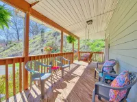 Peaceful downtown Sylva home, 3BR, porch, creek, Wifi Hotels in Sylva