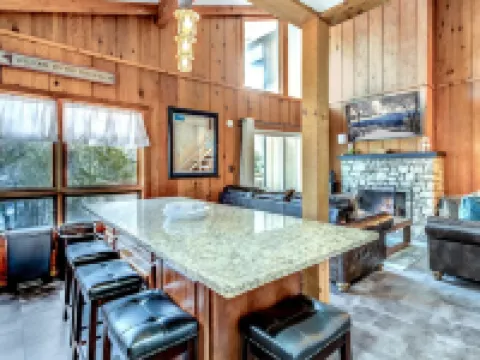 Ski in/out, AC, Gas Fireplace, Wifi, Coffee Bar, 1 Dog ok! Hotels in Avery County