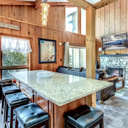 Ski in/out, AC, Gas Fireplace, Wifi, Coffee Bar, 1 Dog ok! Отели в г. Эйвери