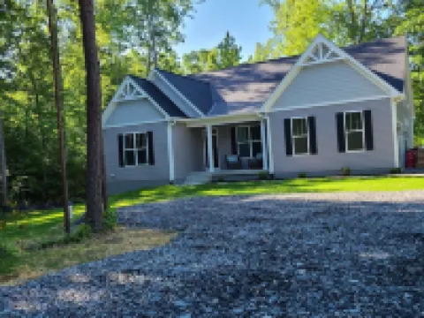 NEW June 2024 -LAKEFRONT 9 King Bedrooms/8 bath! Private Dock and Beach! 2 acres 庫庫酒店