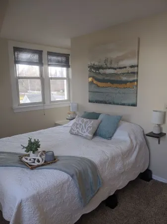 Adorable Cape Cod on Lake Ontario Waterfront