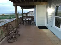 3-bedroom house in charming Surfside Beach with AC, WiFi