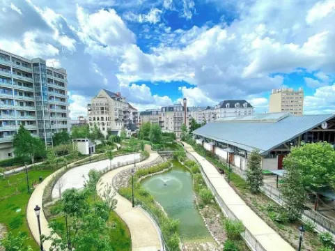 Sublime Appartement T3 à Puteaux Отели в г. Пюто