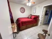 NE Houston, Whole House, 3 bed 2 bath, 15 min from IAH Airport