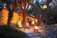 FARM HOUSEPaso Robles, 46 West, Fire pit, Pet friendly Hotels near Kiler Ridge Olive Farm