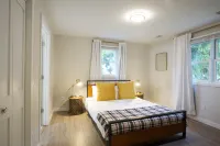 Centrally Located DoCo Oasis