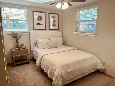 Welcome to Paradise: Stunning Lakefront Home on Lake Martin!