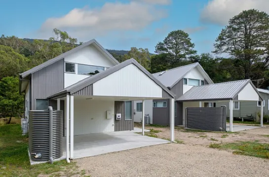 Serenity HG4A: Brand New 4Br 3.5Ba House with Absolute Nat Park Frontage