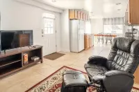 Modern 2BR home; 5 min walk to downtown Milford!