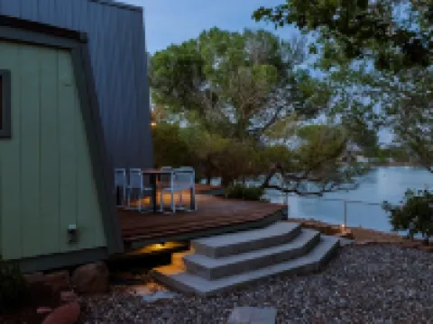 Waterfront A-Frame w/Mtn View, Pool, <15Min to Old Town, Jerome, Vineyards Hotels in Cottonwood-Verde Village