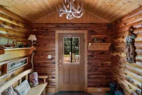 The Trout House- An Authentic Montana Cabin, Perfect for Yellowstone Adventures! Hotels in Pray