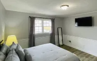 Apt. near Downtown Greenville (2BR/1BA, 3 beds)
