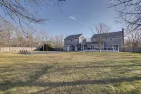 Spacious home for entertaining, centrally located to beach, ferry, and airport.