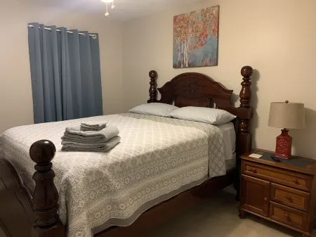 3/2.5 Townhome Near Downtown Bristol, TN Отели в г. Бристоль