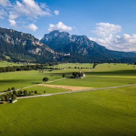Vacation Apartment with a View of the Mountains and Neuschwanstein Castle