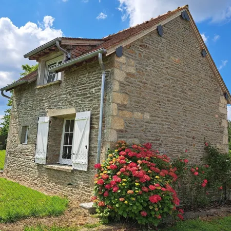 Gite in the countryside, 3 minutes from town.