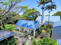 Private Garden Cottage on 5 acre country estate /Walk to the Botanic Gardens! 힐로 베이프론트 사커 필즈 주변 호텔