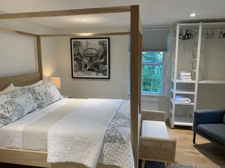 Downtown Mystic - Newly Renovated Apartment