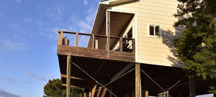 WATERFRONT Home  - Dolphins, Sunsets, Fishing, Kayaks, Canoe, Wildlife Hotels in Wakulla County