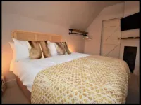 SpringCottage  in the Cotswolds lovingly restored period property & pet friendly