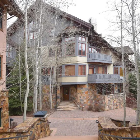 NEW Ski In/Out! Spacious, Hot Tub, Spruce Tree Lodge,  Arrowhead/Beaver Creek