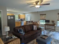 Hillside Abode in the Heart of Historic White Springs and the Suwannee River Hotels in White Springs