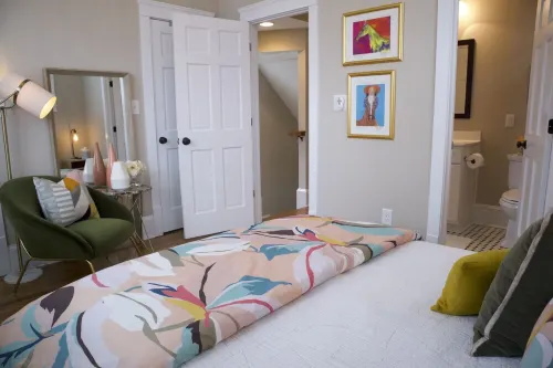 Professional 2bd Condo Near Downtown Raleigh