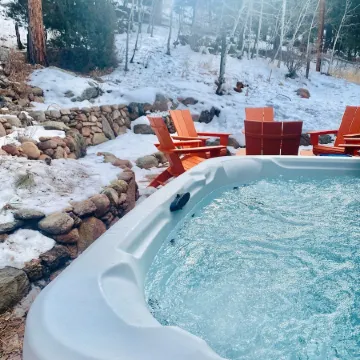 NEW Hot Tub + Arcade + Fire Pit + Mtn Views