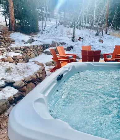 NEW Hot Tub + Arcade + Fire Pit + Mtn Views Отели в г. Бейли