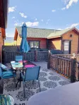 Flathead Lake Shabby Chic  w/ HOT TUB!