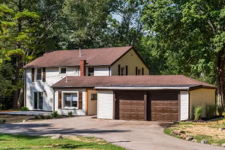 Bellbrook | Professionally Remodeled | 10 Acres in the Woods w/ Zipline!