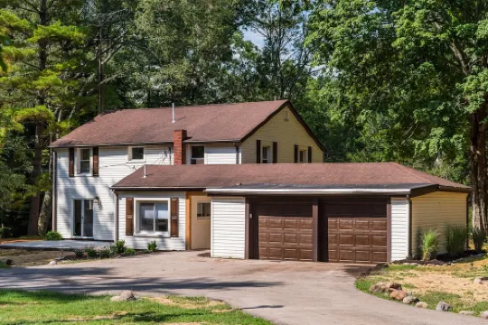 Bellbrook | Professionally Remodeled | 10 Acres in the Woods w/ Zipline!