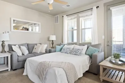 New-home suite home+fireplace+ski+hot tub+21 mi. to SLC Hotels near Peek-a-Boo Park